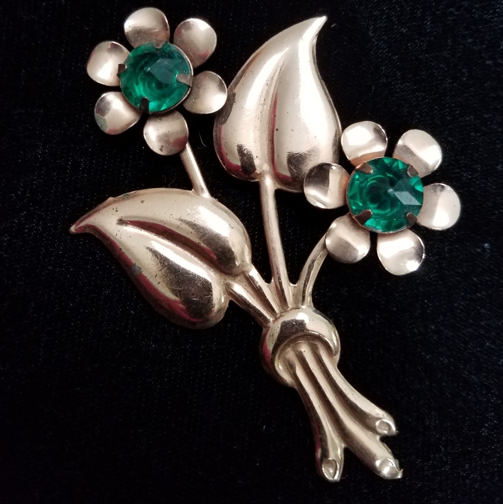 Vintage Copper tone Flowers Green Prong set Rhinestones Unmarked Brooch